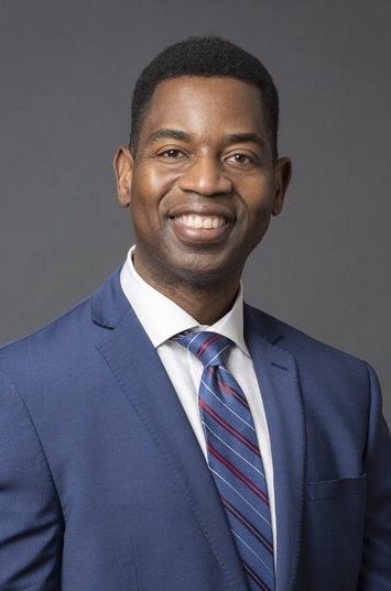 headshot of Gregory Fowler