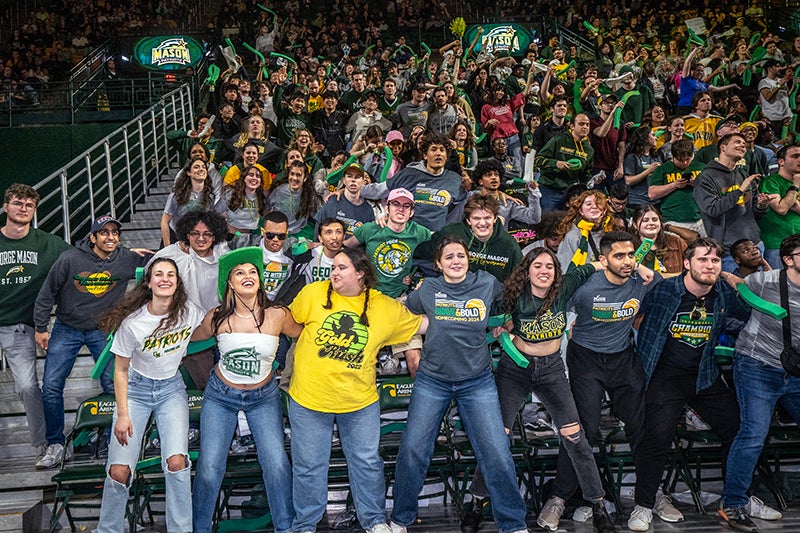 Mason fans celebrate at Homecoming